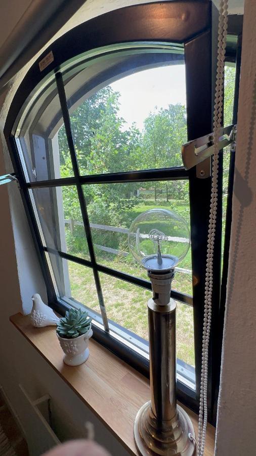 Stort Rymligt Boende Med Tva Sovrum Och Pentry I Lantlig Miljoe Höllviken エクステリア 写真
